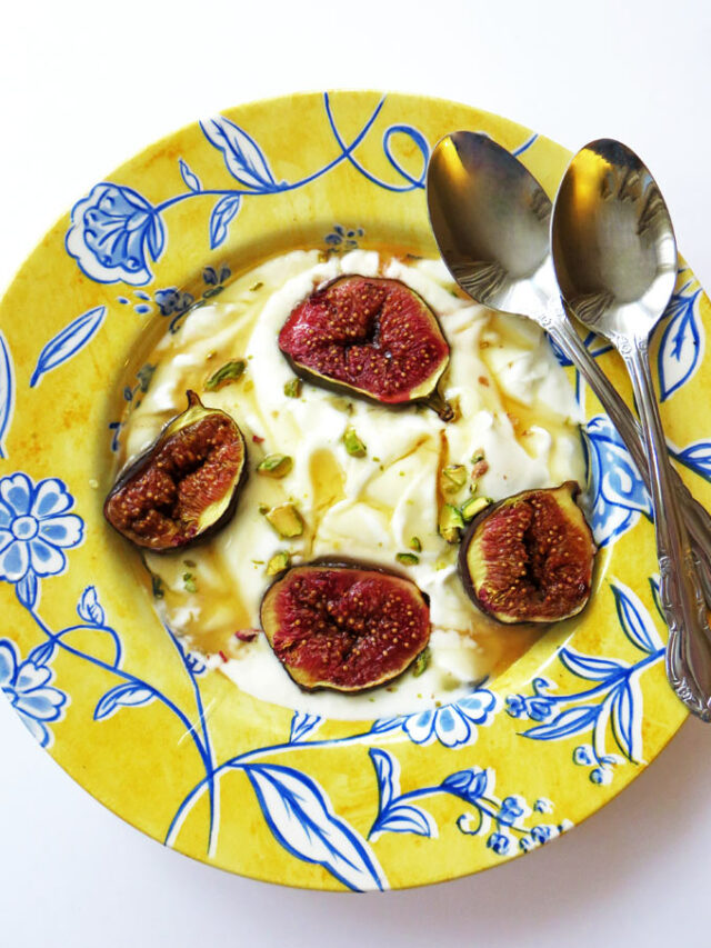 Warm Figs With Honey & Greek Yogurt