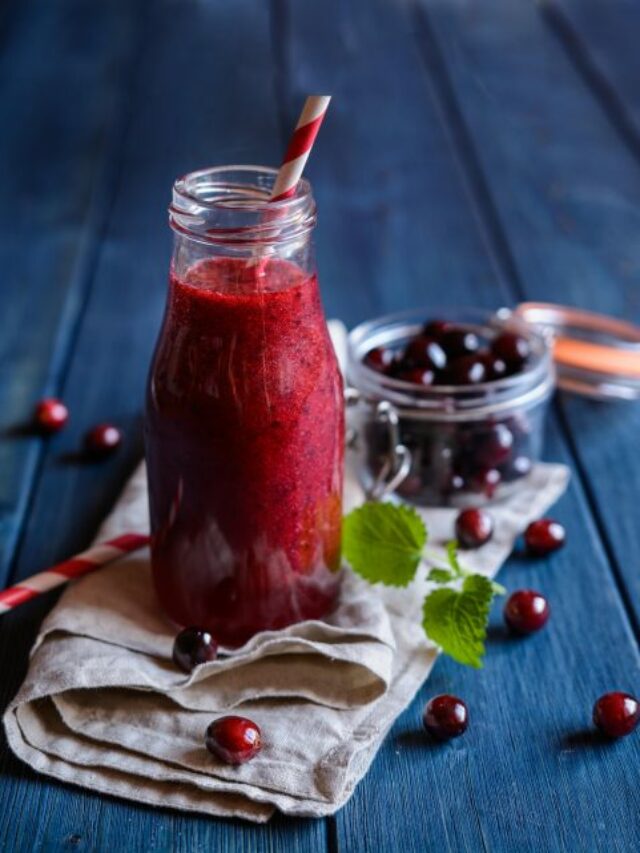 10 Amazing & Delicious Cranberry Avocado Smoothies