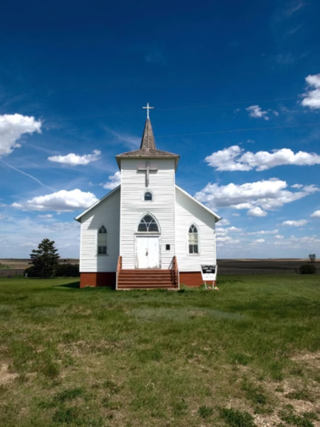 10 Amazing Small Towns in North Dakota