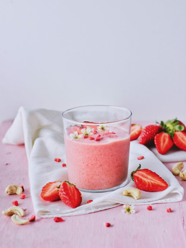 Top 10 Refreshing Strawberry Cashew Smoothies